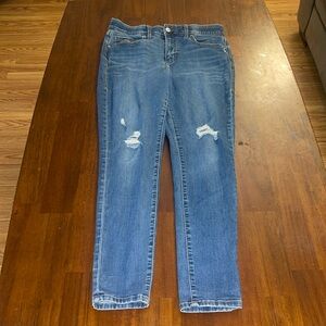 LulaRoe Ladies simply comfortable distressed jeans. Size 30. Medium blue wash